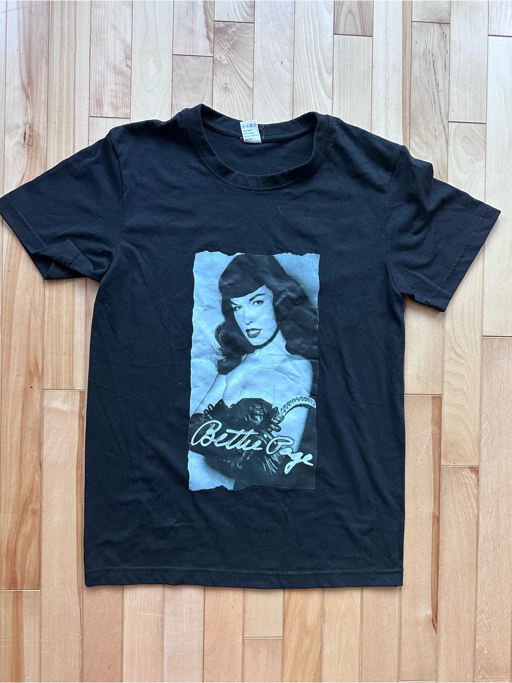 Bettie Page Black Graphic T-Shirt Size Small Pin-Up Tee
